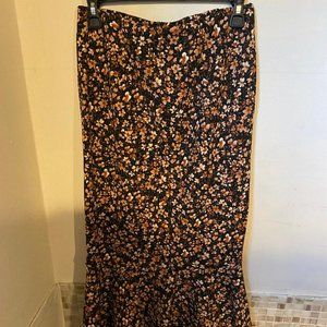 Floral skirt w/ ruffle bottom (New-sz S)